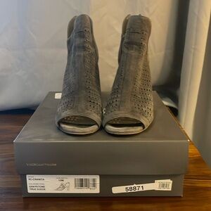 Vince Camuto Cranita Heel Sandal Sz 10 with box